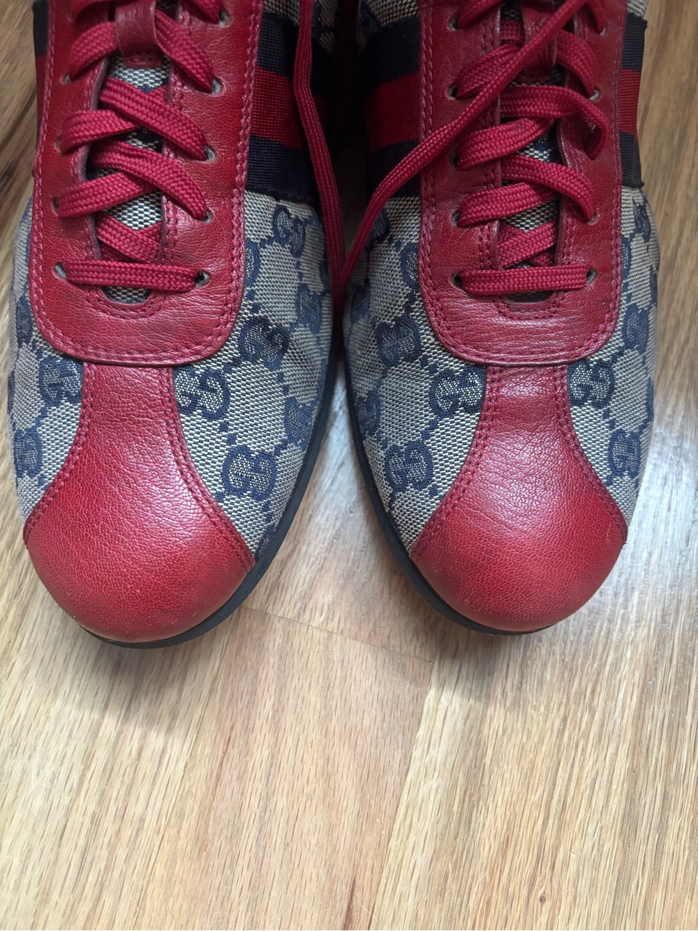 Gucci Red and Blue GG Monogram Men’s Lace-Up Sneakers - Picture 7 of 9